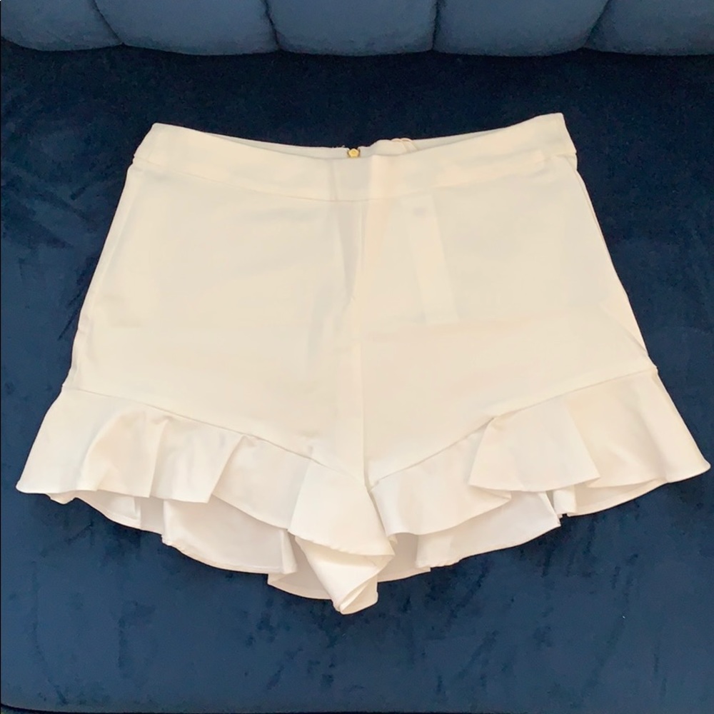 Zara White Ruffle Shorts - M